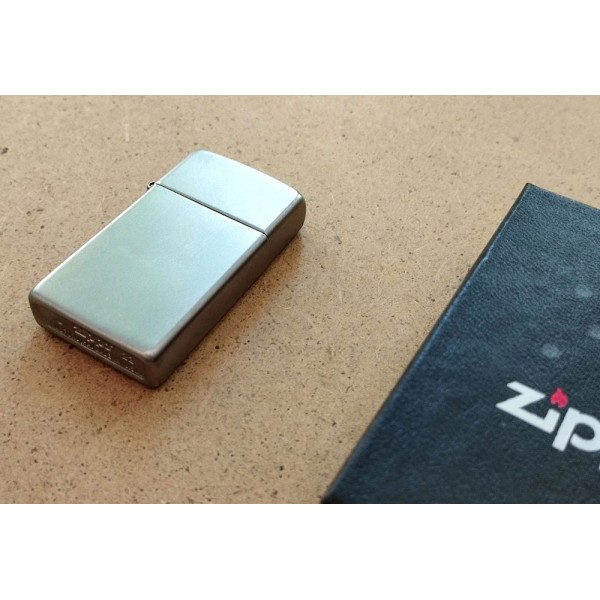  Запальничка Zippo 1605 CLASSIC satin chrom