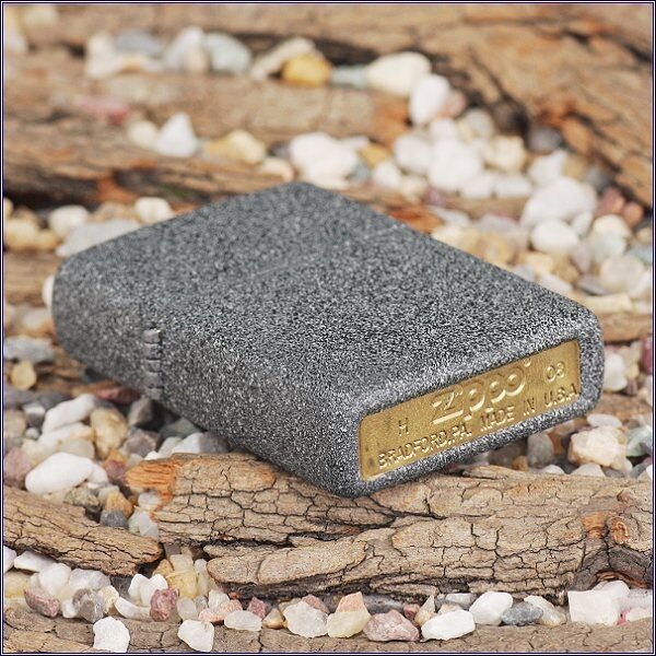 Зажигалка Zippo Iron Stone 211