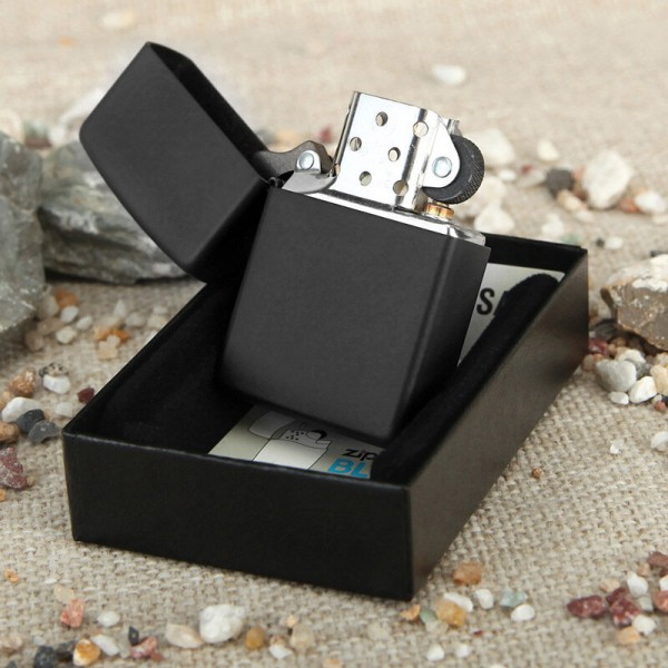 Запальничка Zippo 218 BLACK MATTE