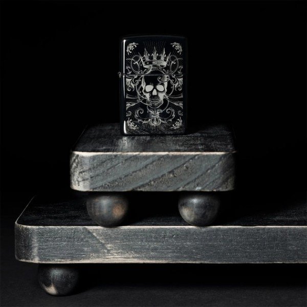 Запальничка Zippo 46699 Royal Skull Design