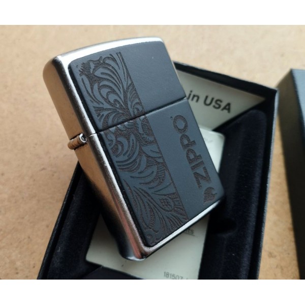 Запальничка бензинова ZIPPO Black Leather Emblem - Zippo Design, хром, шкіра, чорний (46919)