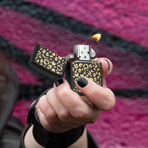 Запальничка Zippo Leopard Skulls Design 47001