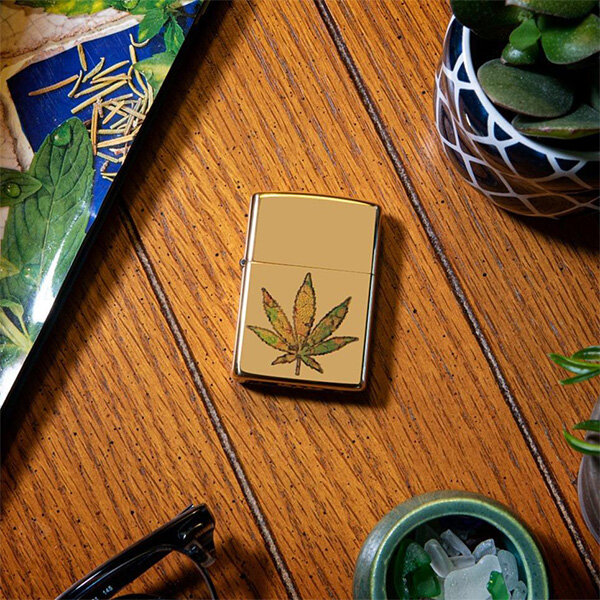 Запальничка Zippo 254b Pot Leaf Fusion Design (49240)